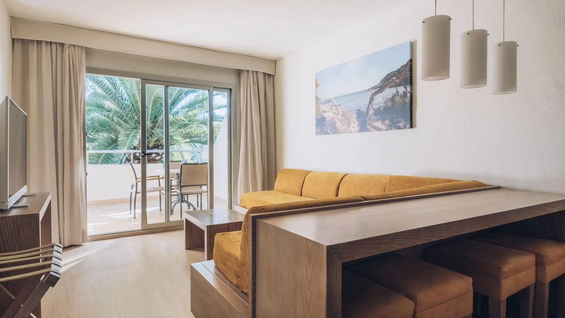 Iberostar Waves Pinos Park Hotel Font de sa Cala Spain