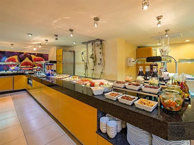 Iberostar Waves Pinos Park Hotel Font de sa Cala