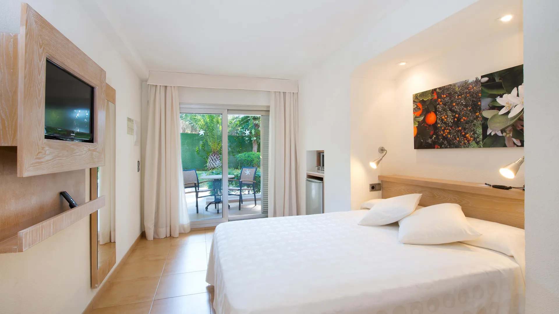 Hotel Iberostar Pinos Park Font de sa Cala 4*,