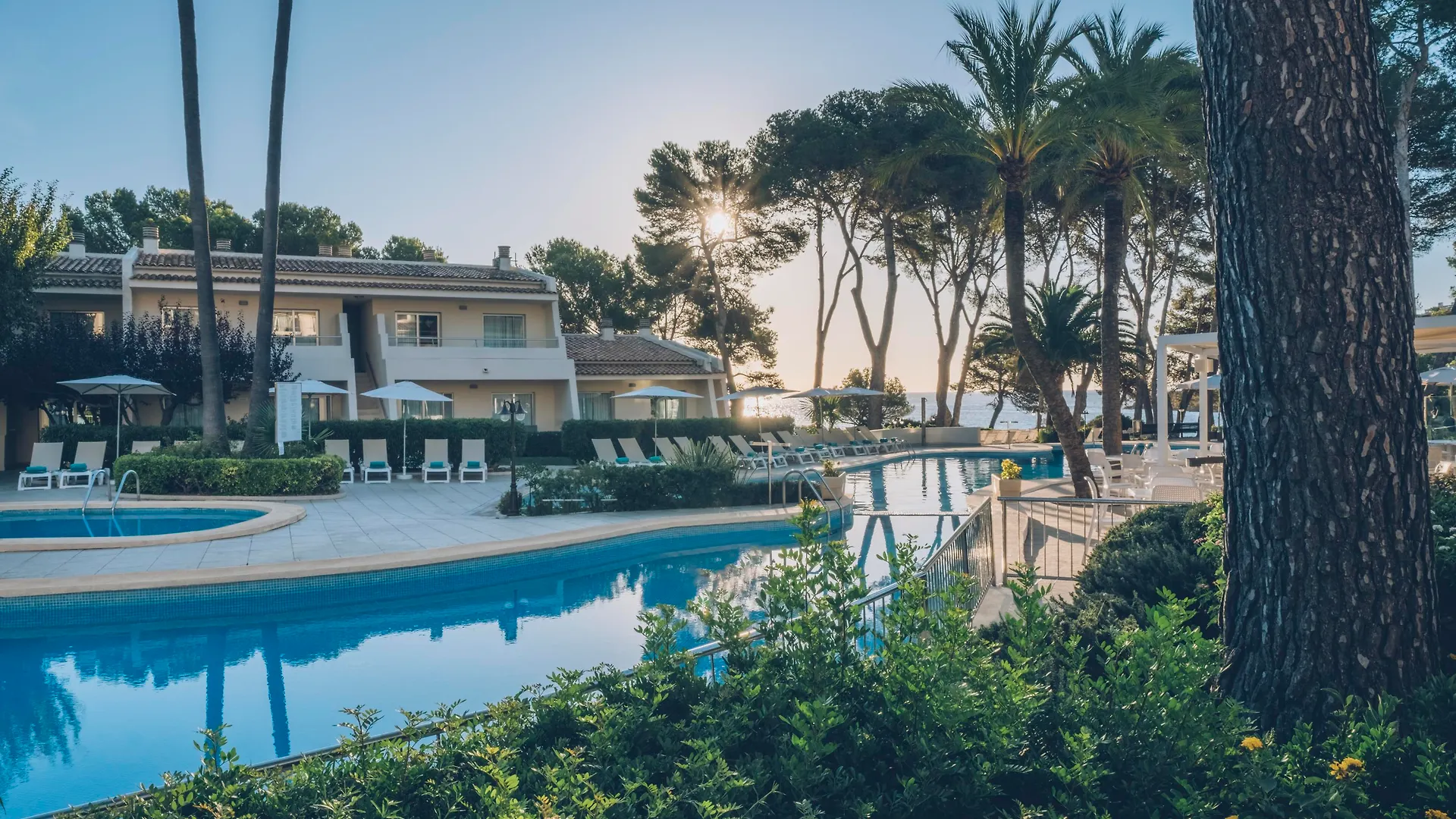 Hotel Iberostar Pinos Park Font de sa Cala 4*,  España